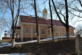 Свято-Михайловский храм, вид с юга